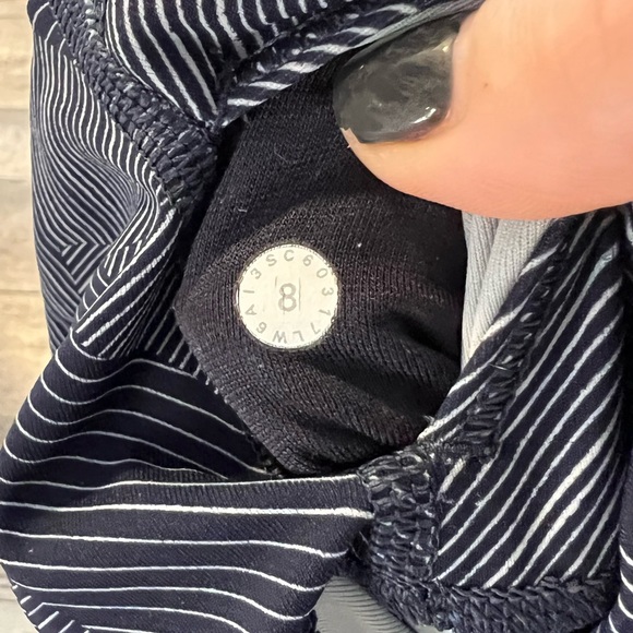 Lululemon Wunder Under 23” Legging, Navy, Size 8 - Picture 5 of 5